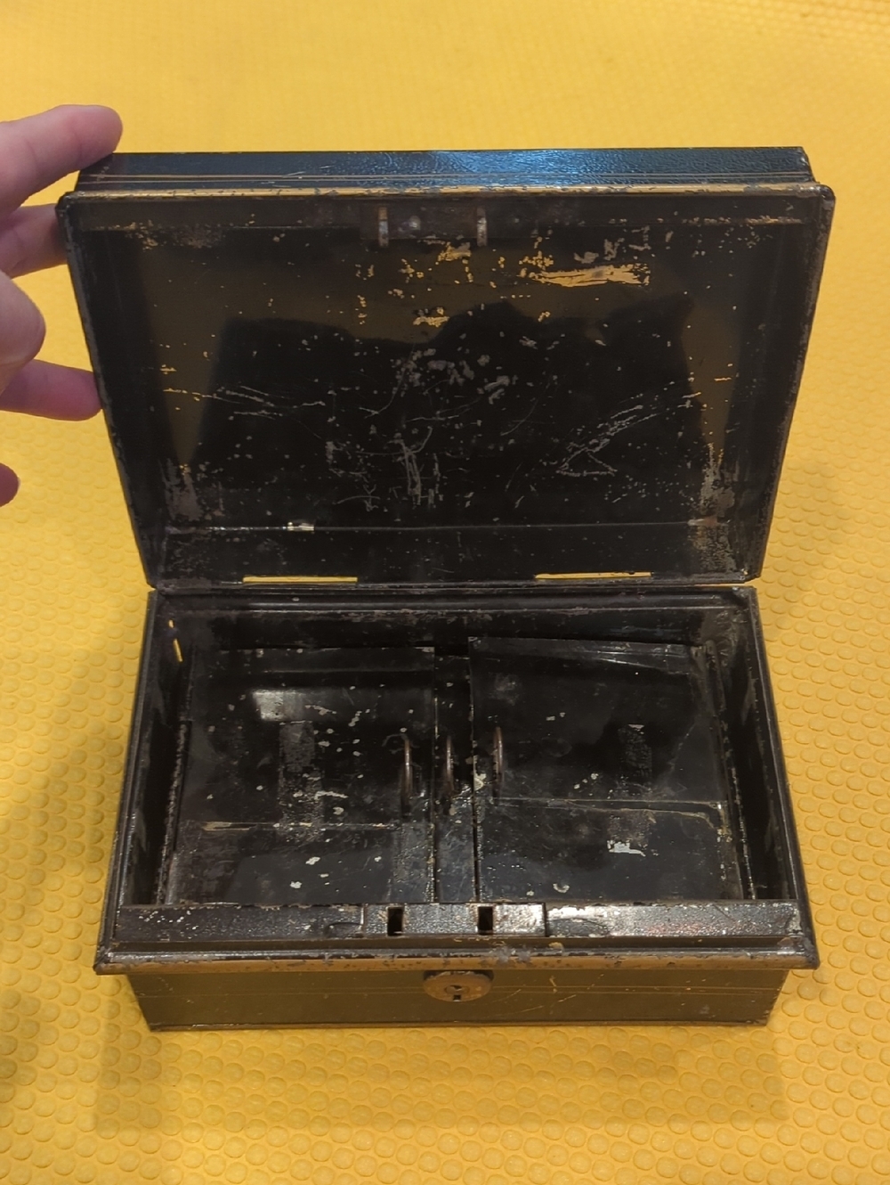1930's Cash Box - Picture 2 of 11